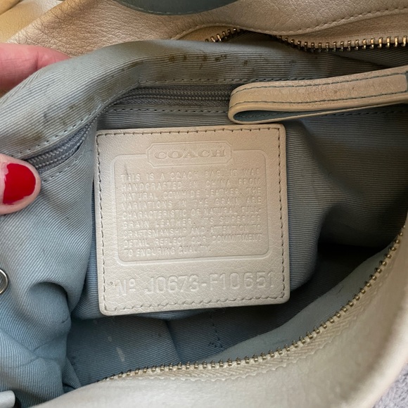 (RARE) polka dot Coach hobo shoulderbag - Picture 8 of 14